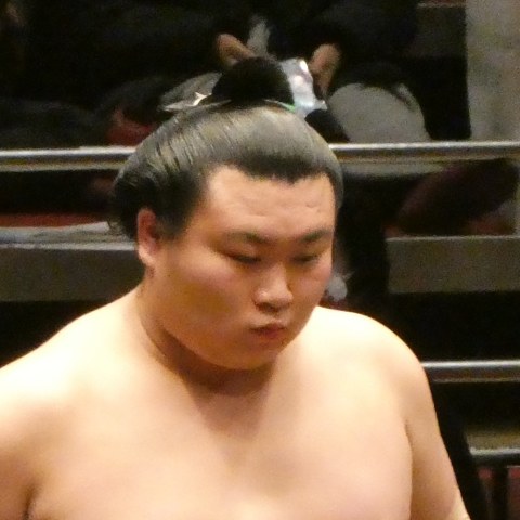 朝前進