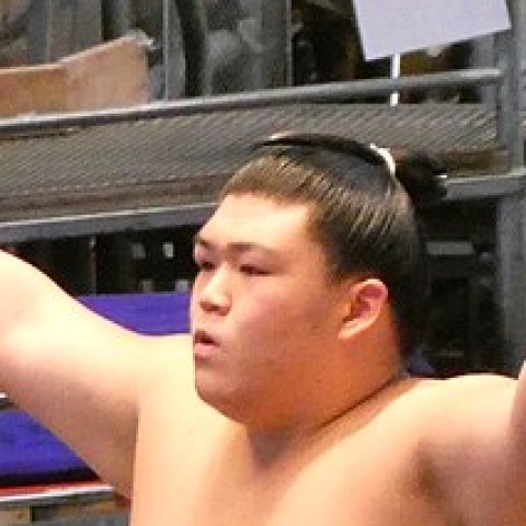 納谷